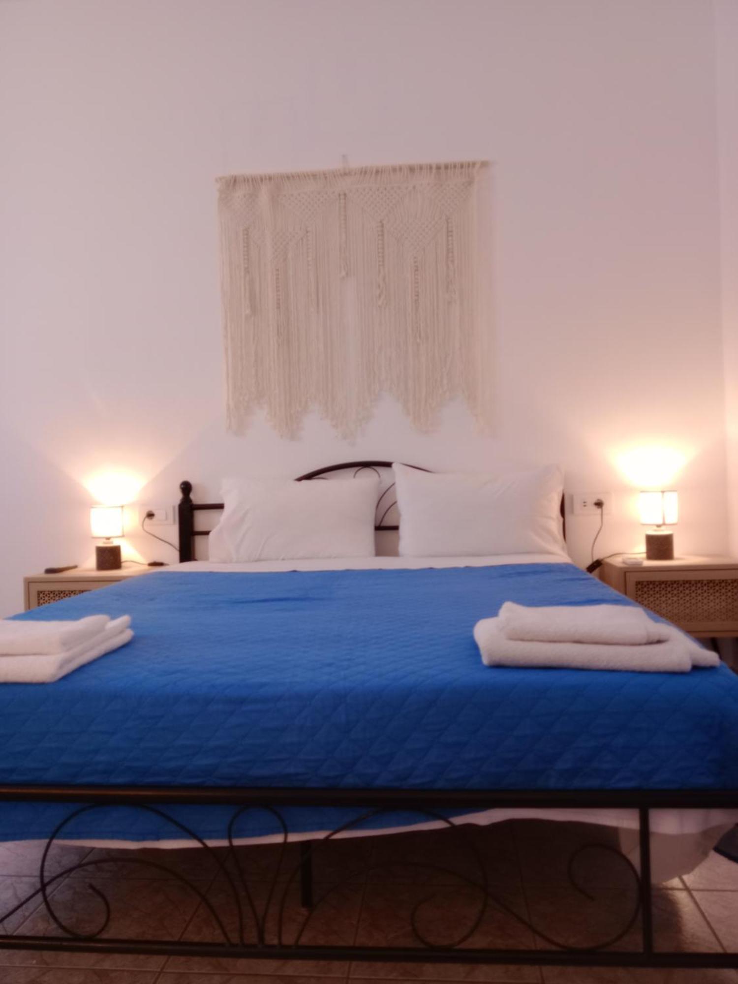Meltemi Rooms And Studios Anafi Bagian luar foto