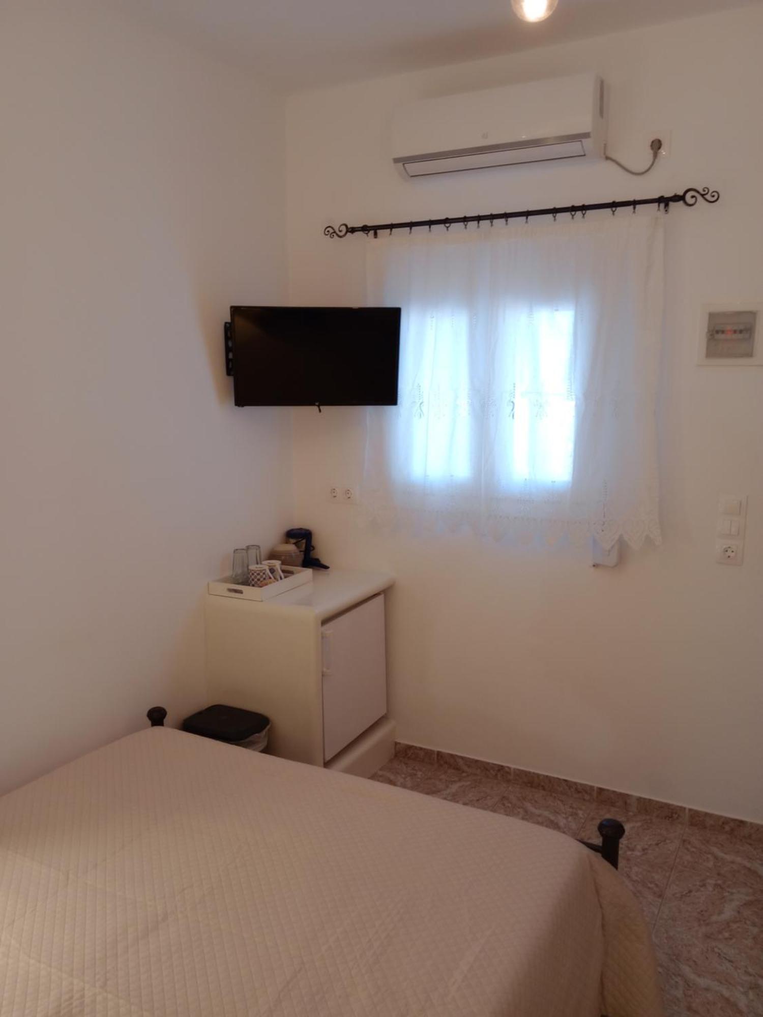 Meltemi Rooms And Studios Anafi Bagian luar foto