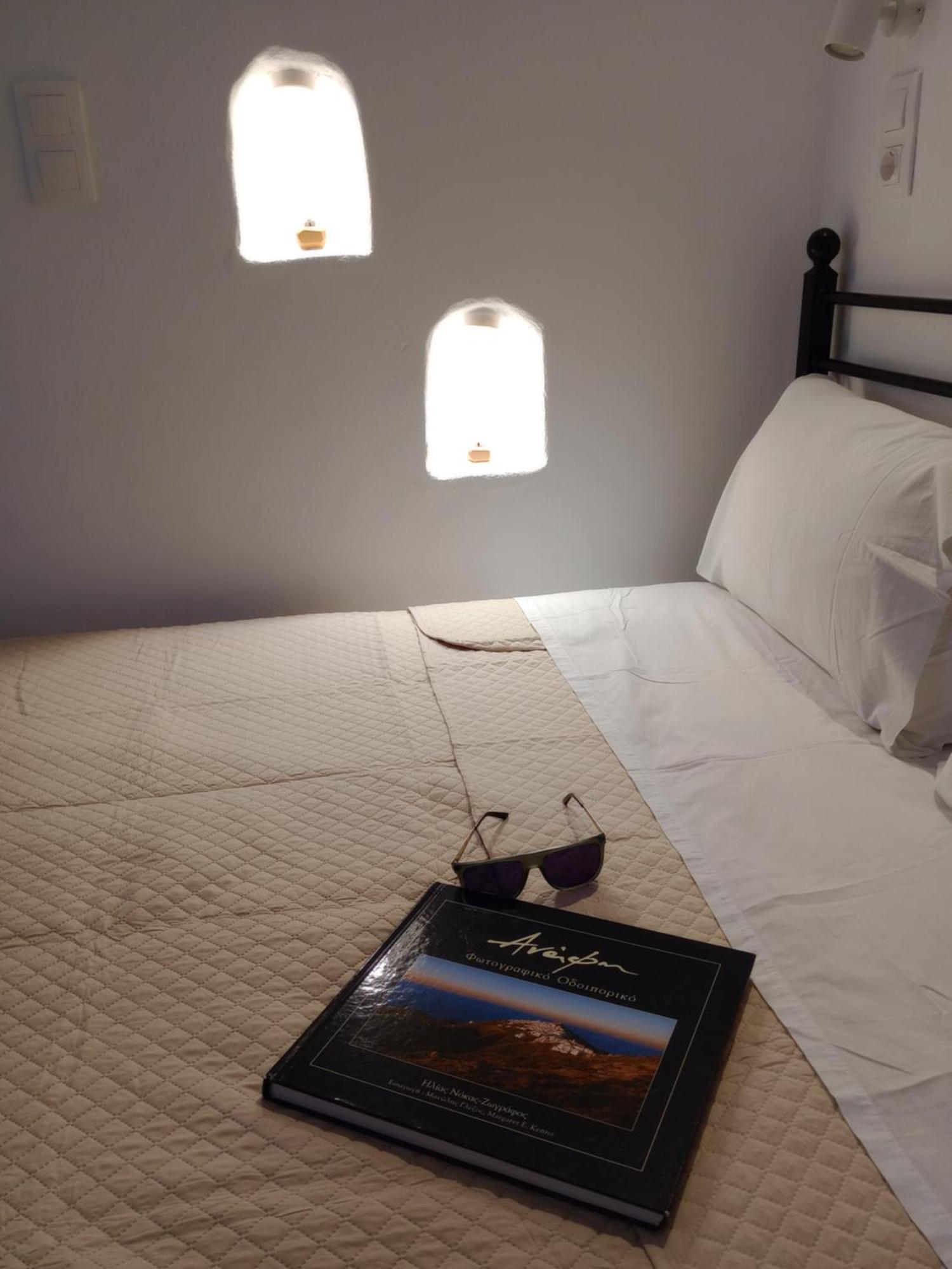 Meltemi Rooms And Studios Anafi Bagian luar foto